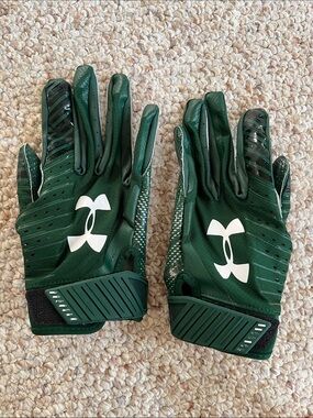 Men’s Under Armour Green football receiver gloves.